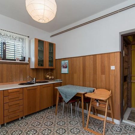 Apartments Mare Postira Bagian luar foto