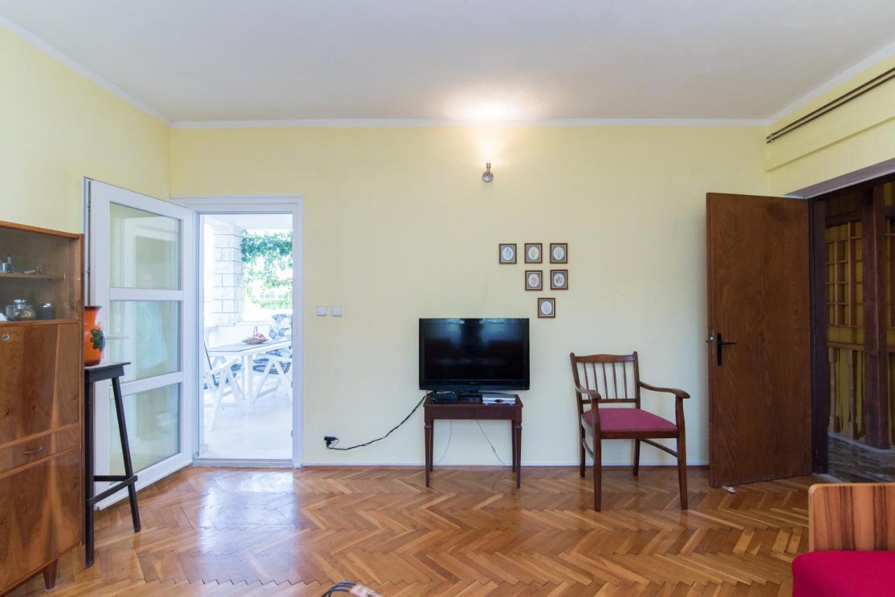 Apartments Mare Postira Bagian luar foto